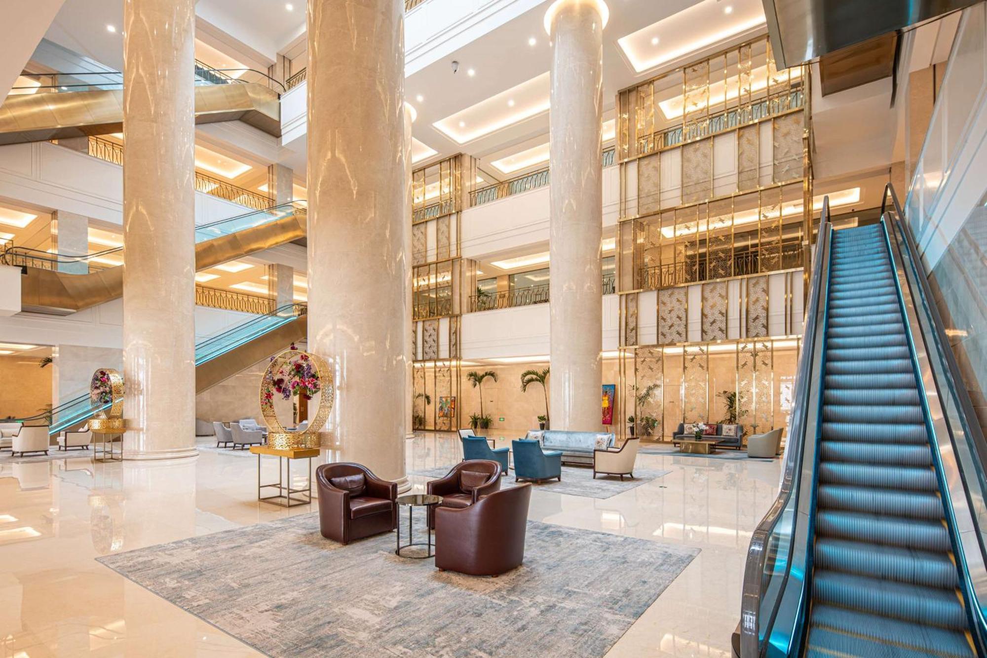 Hilton Brazzaville Les Tours Jumelles Hotel & Residences Exterior photo